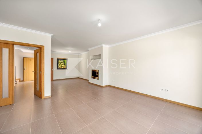 Image No.8-2 Bed Townhouse for sale