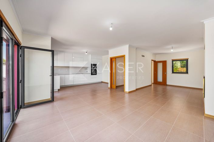 Image No.9-2 Bed Townhouse for sale