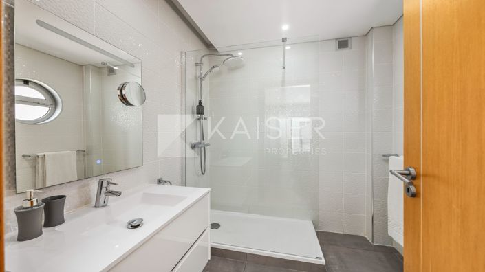 Image No.25-5 Bed Villa for sale
