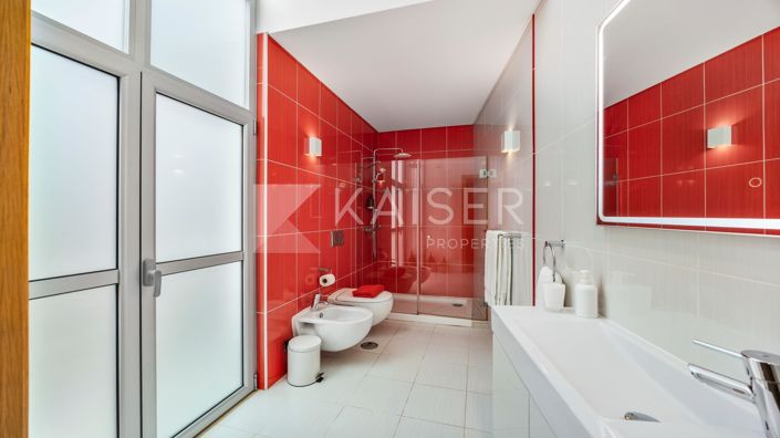 Image No.27-5 Bed Villa for sale