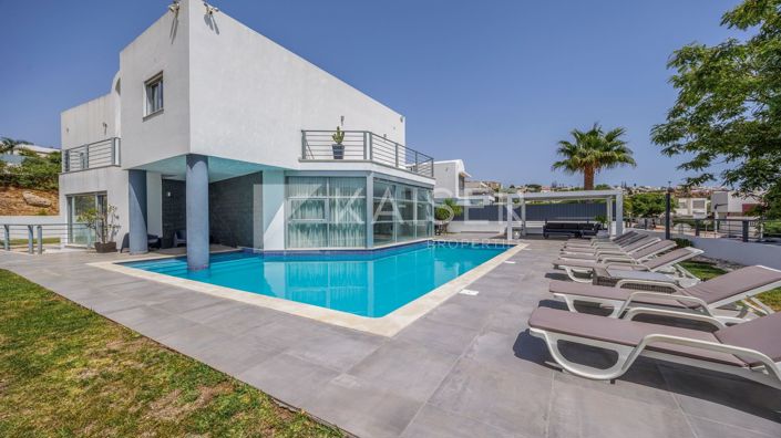 Image No.6-5 Bed Villa for sale