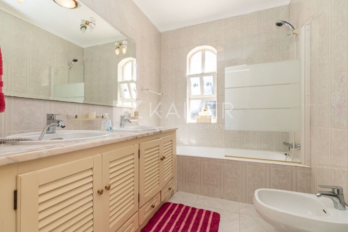 Image No.25-5 Bed Villa for sale