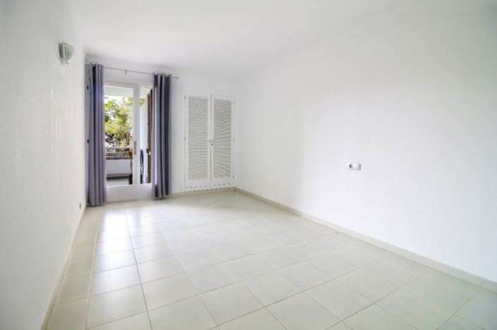 Image No.10-3 Bed Apartment for sale