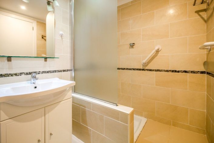 Image No.8-3 Bed Apartment for sale