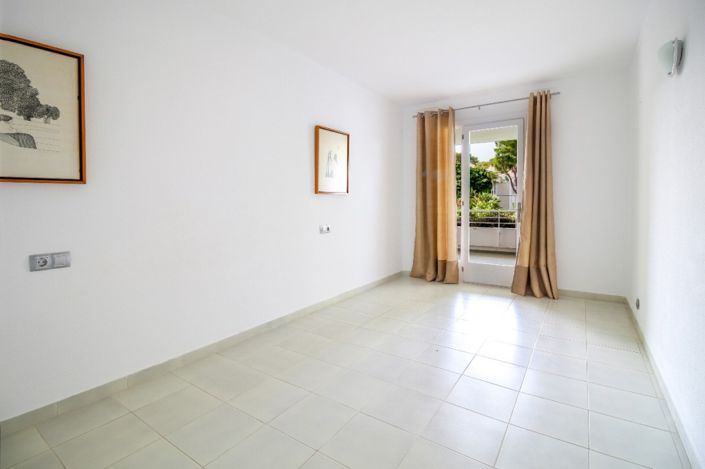 Image No.9-3 Bed Apartment for sale