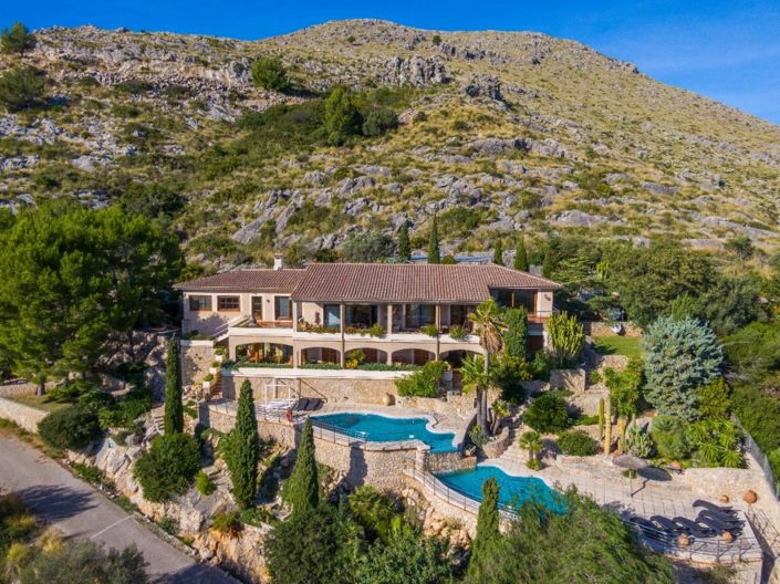 Image No.1-6 Bed Villa for sale