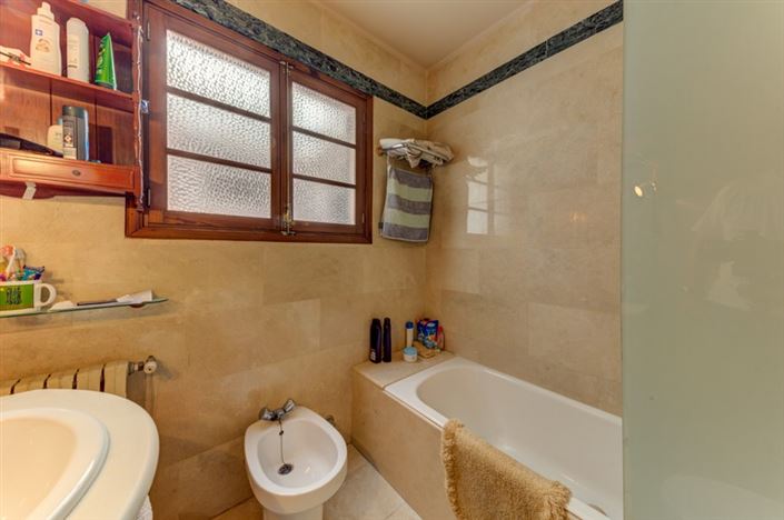 Image No.20-4 Bed Townhouse for sale