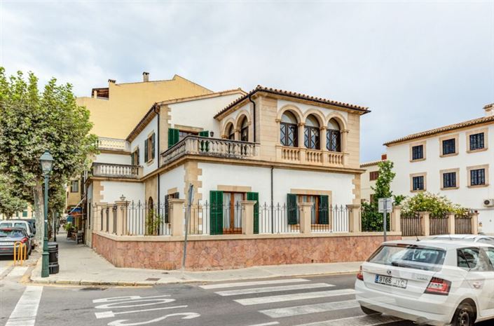 Image No.4-4 Bed Townhouse for sale