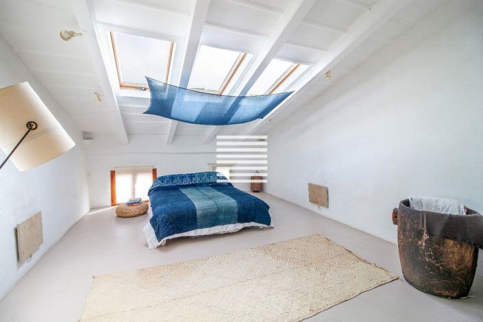 Image No.18-4 Bed Townhouse for sale