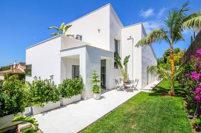 Image No.1-4 Bed Villa for sale