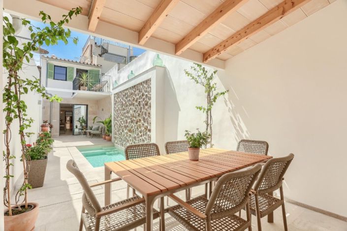 Image No.1-2 Bed Townhouse for sale