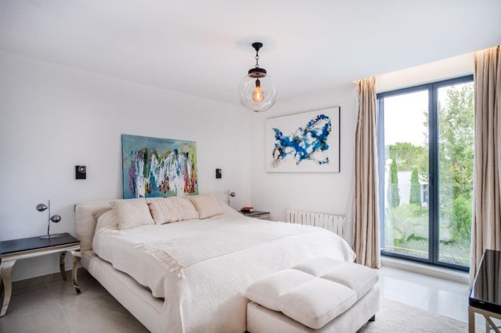 Image No.6-4 Bed Villa for sale