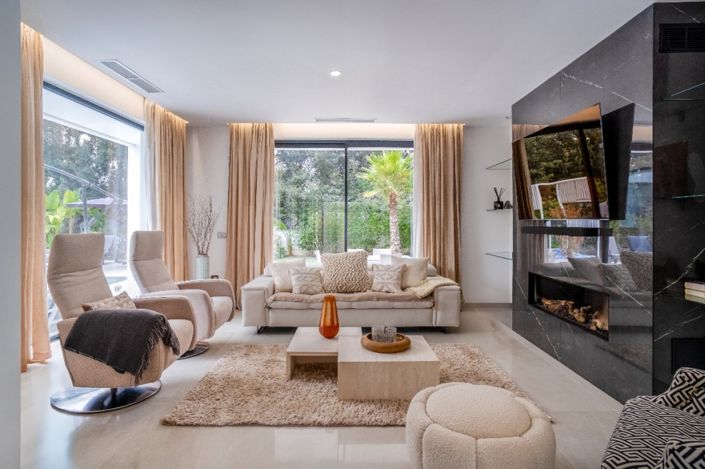 Image No.3-4 Bed Villa for sale