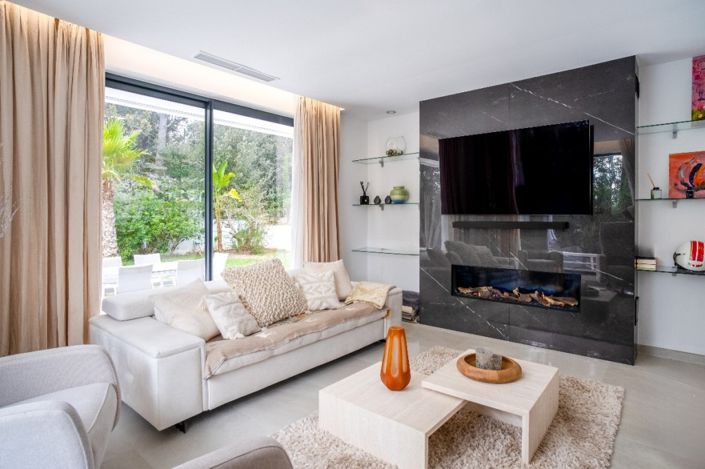 Image No.12-4 Bed Villa for sale