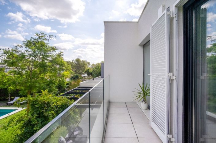 Image No.18-4 Bed Chalet for sale