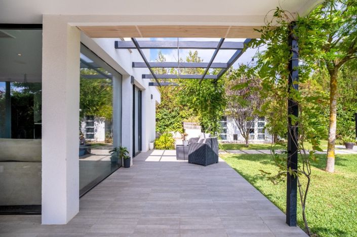 Image No.6-4 Bed Chalet for sale