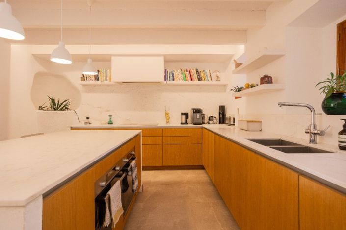 Image No.4-5 Bed Property for sale