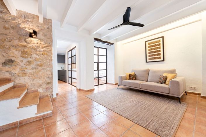 Image No.2-4 Bed Townhouse for sale