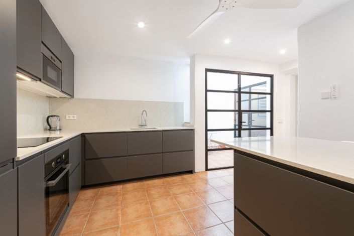 Image No.4-4 Bed Townhouse for sale