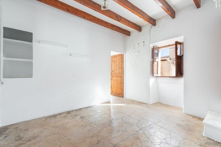 Image No.12-3 Bed Townhouse for sale