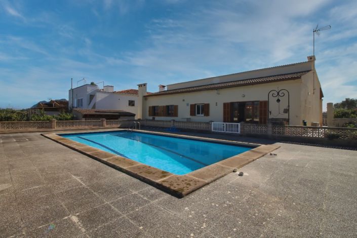 Image No.10-4 Bed Chalet for sale