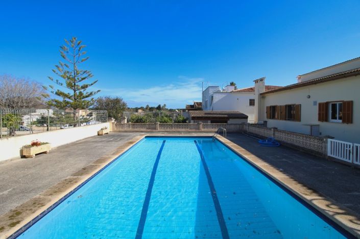 Image No.4-4 Bed Chalet for sale