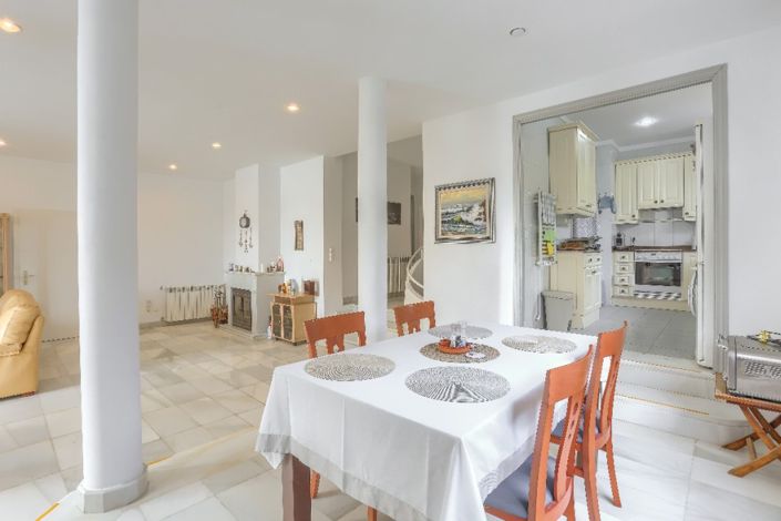 Image No.6-3 Bed Chalet for sale