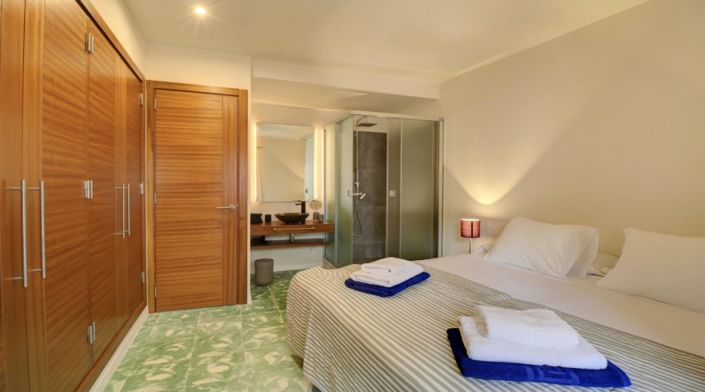 Image No.11-5 Bed Townhouse for sale