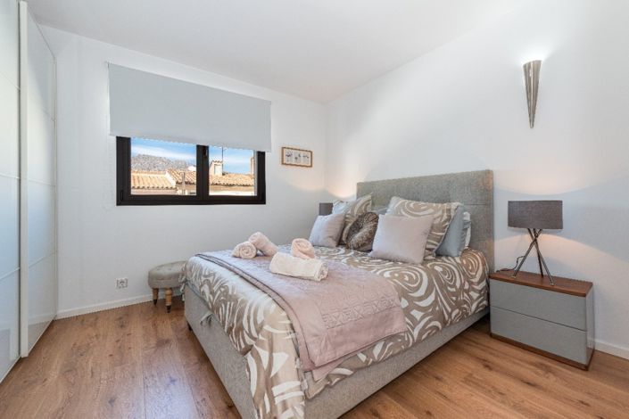 Image No.10-3 Bed Apartment for sale