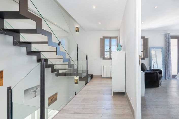 Image No.12-5 Bed Townhouse for sale