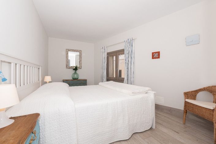 Image No.16-5 Bed Townhouse for sale