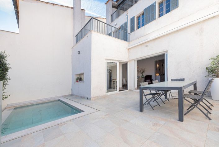 Image No.6-5 Bed Townhouse for sale