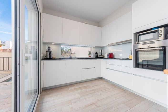 Image No.8-5 Bed Townhouse for sale