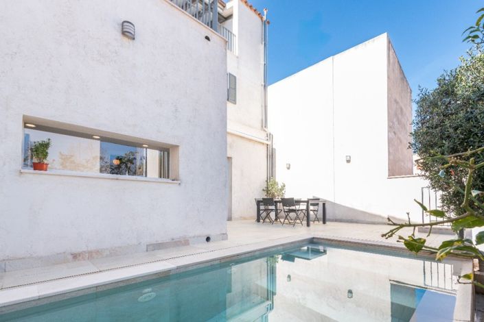 Image No.9-5 Bed Townhouse for sale