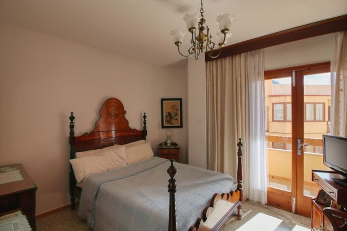 Image No.10-3 Bed Apartment for sale