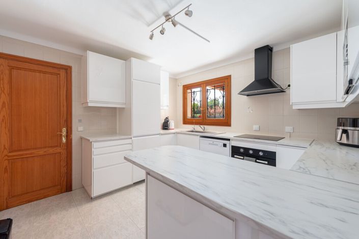 Image No.8-4 Bed Villa for sale