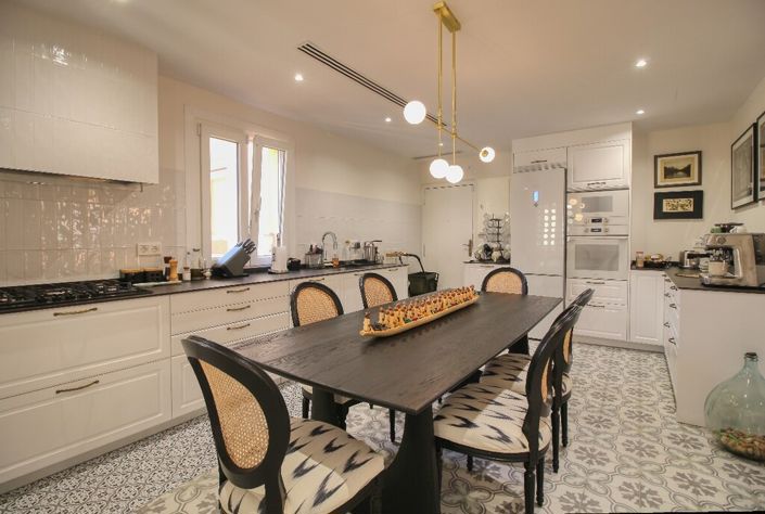 Image No.12-4 Bed Apartment for sale