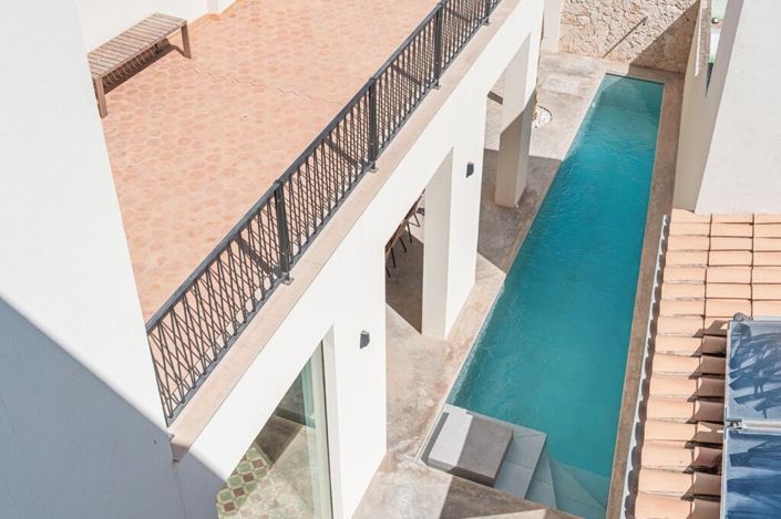 Image No.2-4 Bed Townhouse for sale