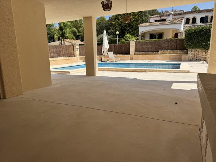 Image No.13-4 Bed Chalet for sale