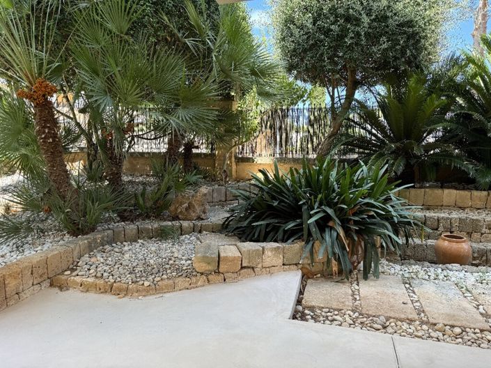 Image No.17-4 Bed Chalet for sale