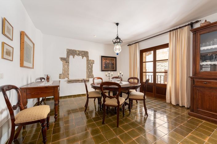 Image No.5-3 Bed Townhouse for sale
