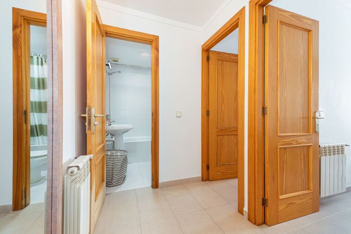 Image No.10-3 Bed Apartment for sale