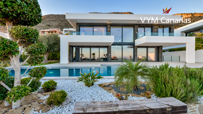 Image No.10-8 Bed Villa for sale