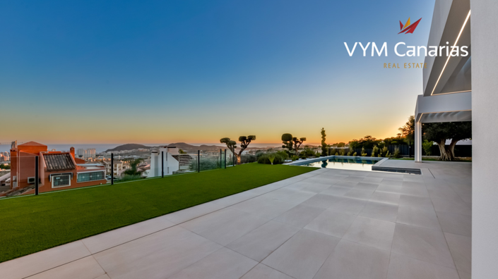 Image No.14-8 Bed Villa for sale