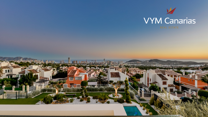 Image No.38-8 Bed Villa for sale