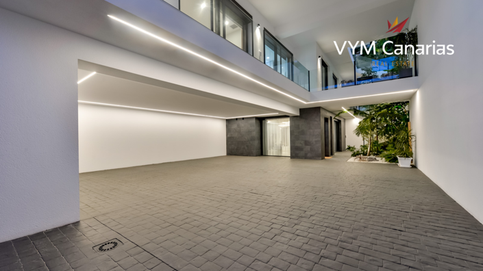 Image No.42-8 Bed Villa for sale