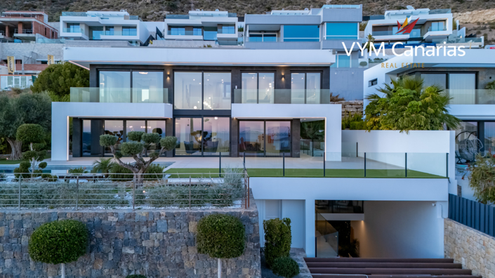 Image No.44-8 Bed Villa for sale