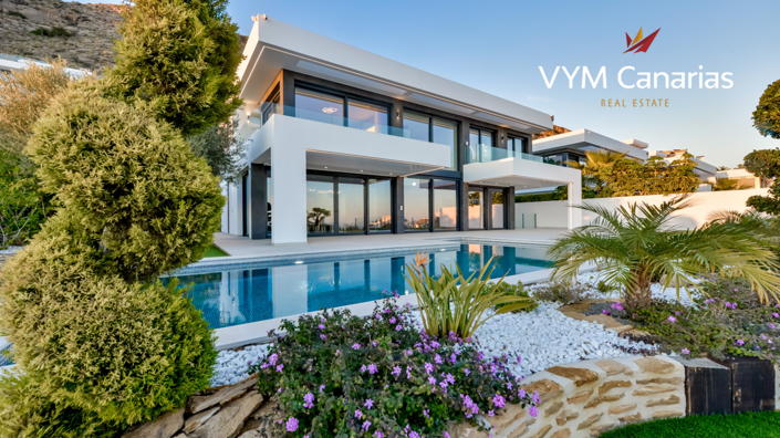 Image No.9-8 Bed Villa for sale