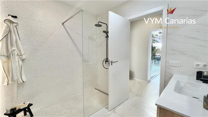 Image No.20-5 Bed Villa for sale