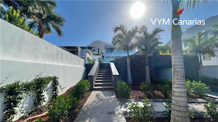 Image No.3-5 Bed Villa for sale